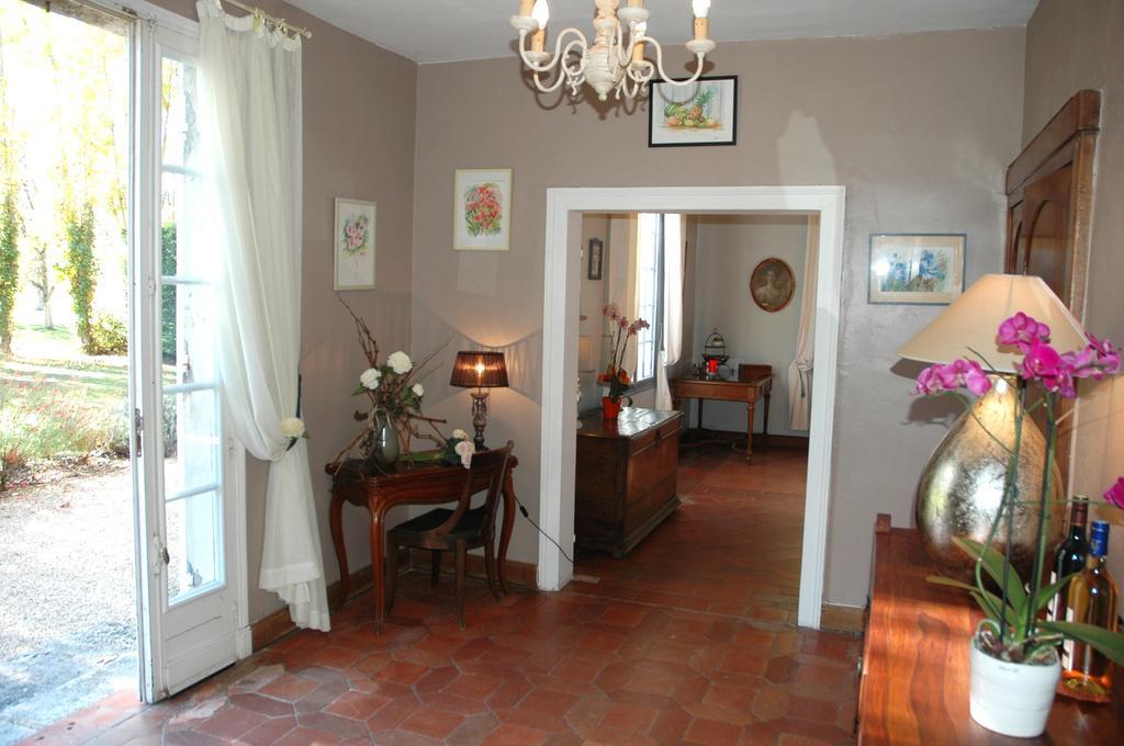 Bed and Breakfast Domaine De La Queyssie Saussignac Exterior foto